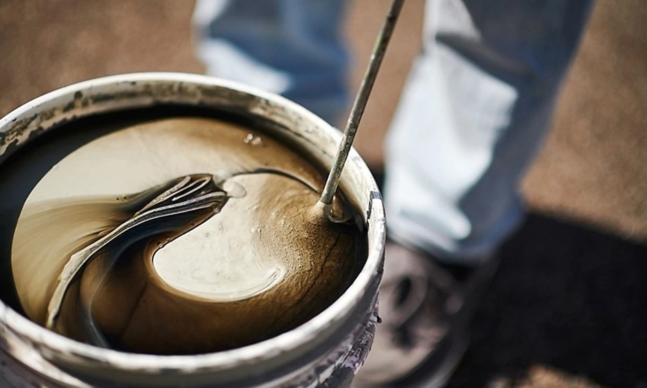 Mixing epoxy adhesive